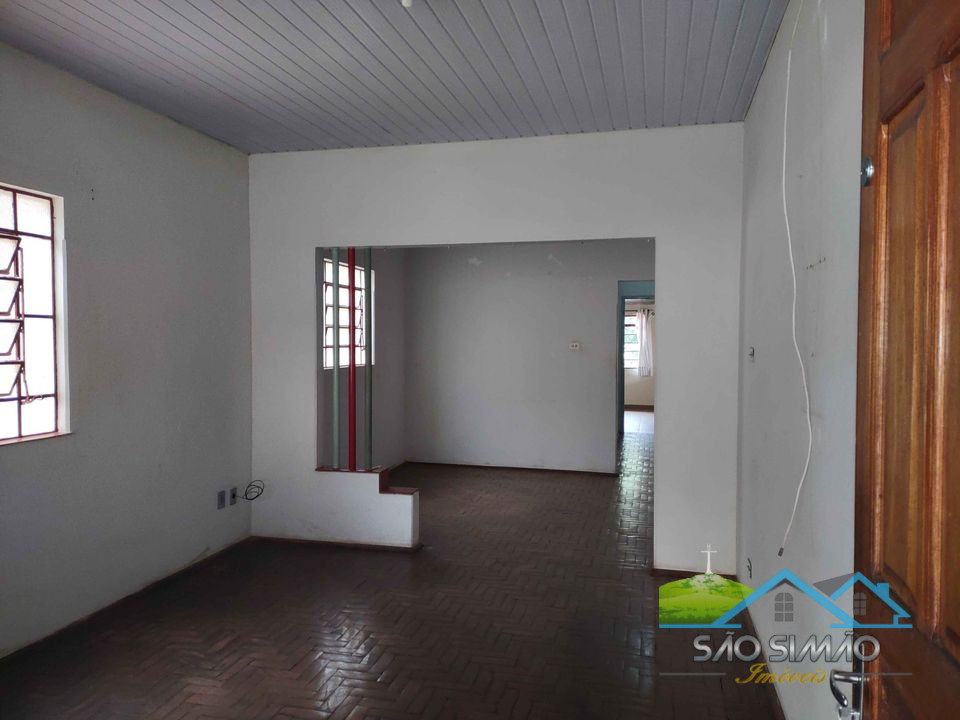 Casa a venda no centro em São Simão SP.