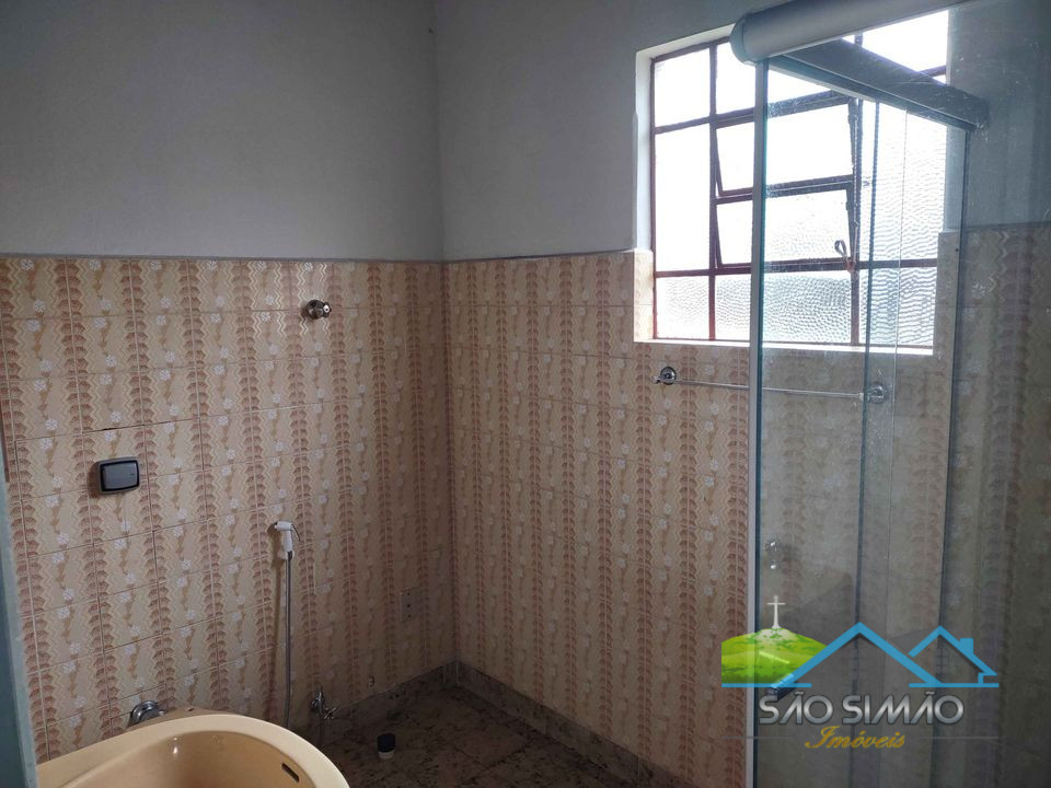 Casa a venda no centro em São Simão SP.