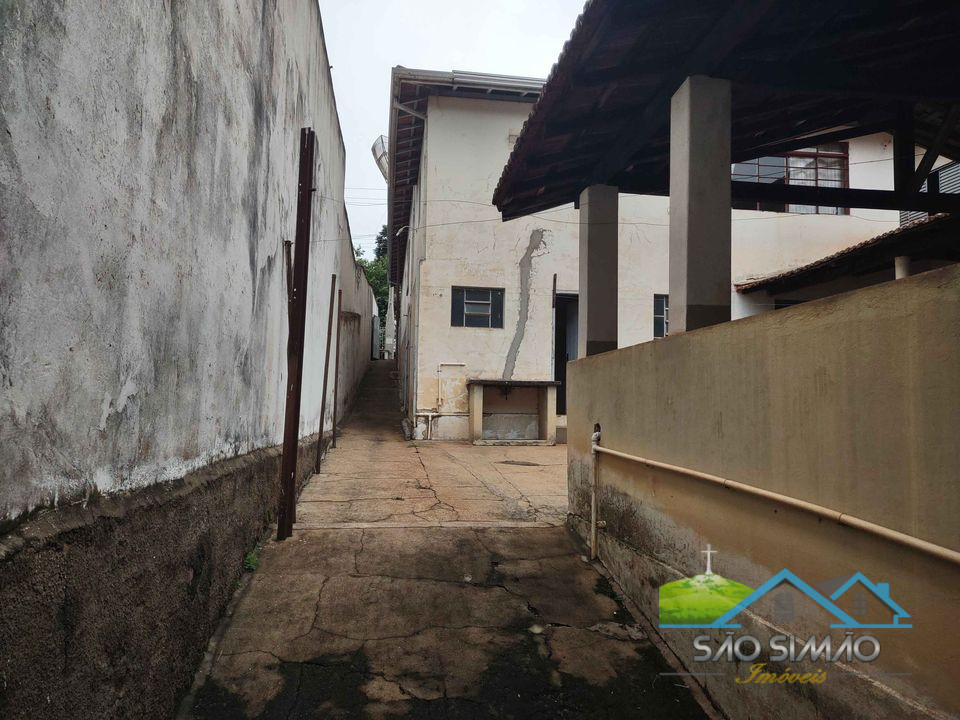 Casa a venda no centro em São Simão SP.