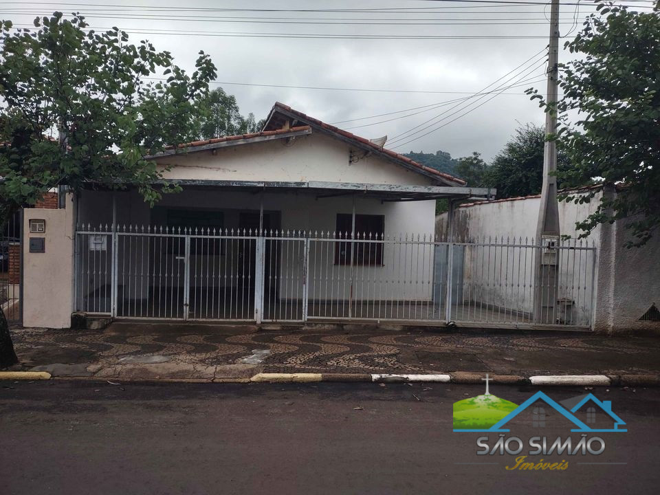 Casa a venda no centro em São Simão SP.