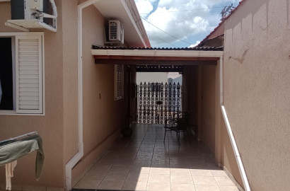 Casa a Venda em São Simão no Centro a 100 metros da praça Principal