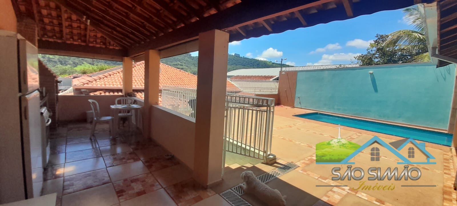 Linda casa com piscina a venda em São Simão SP