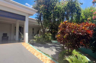 Linda casa com piscina a venda em São Simão SP