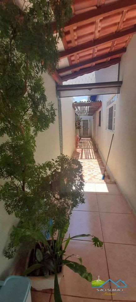 Linda casa com piscina a venda em São Simão SP