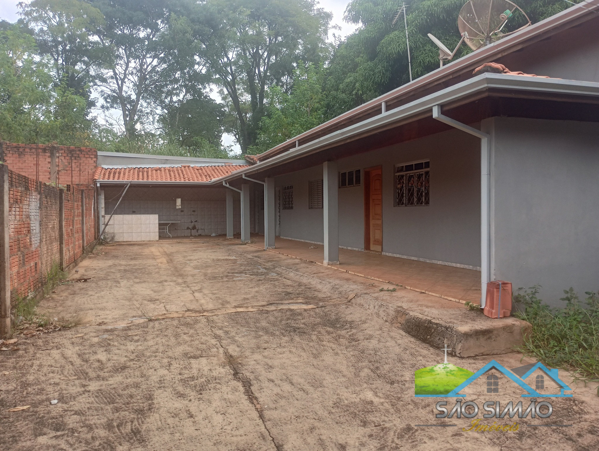 Casa com ponto comercial a venda em São Simão SP