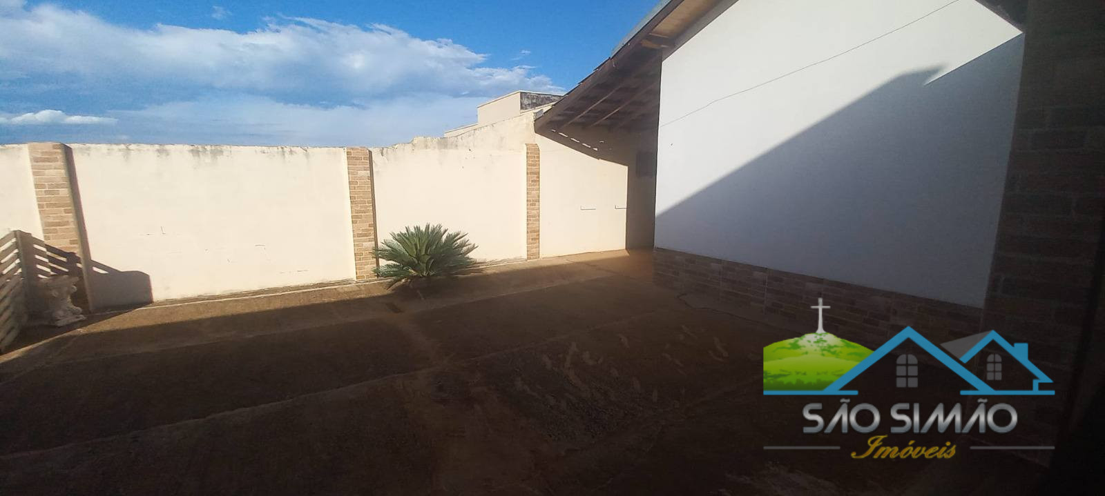 Casa a Venda em Luís Antonio SP - 3 Dormitórios