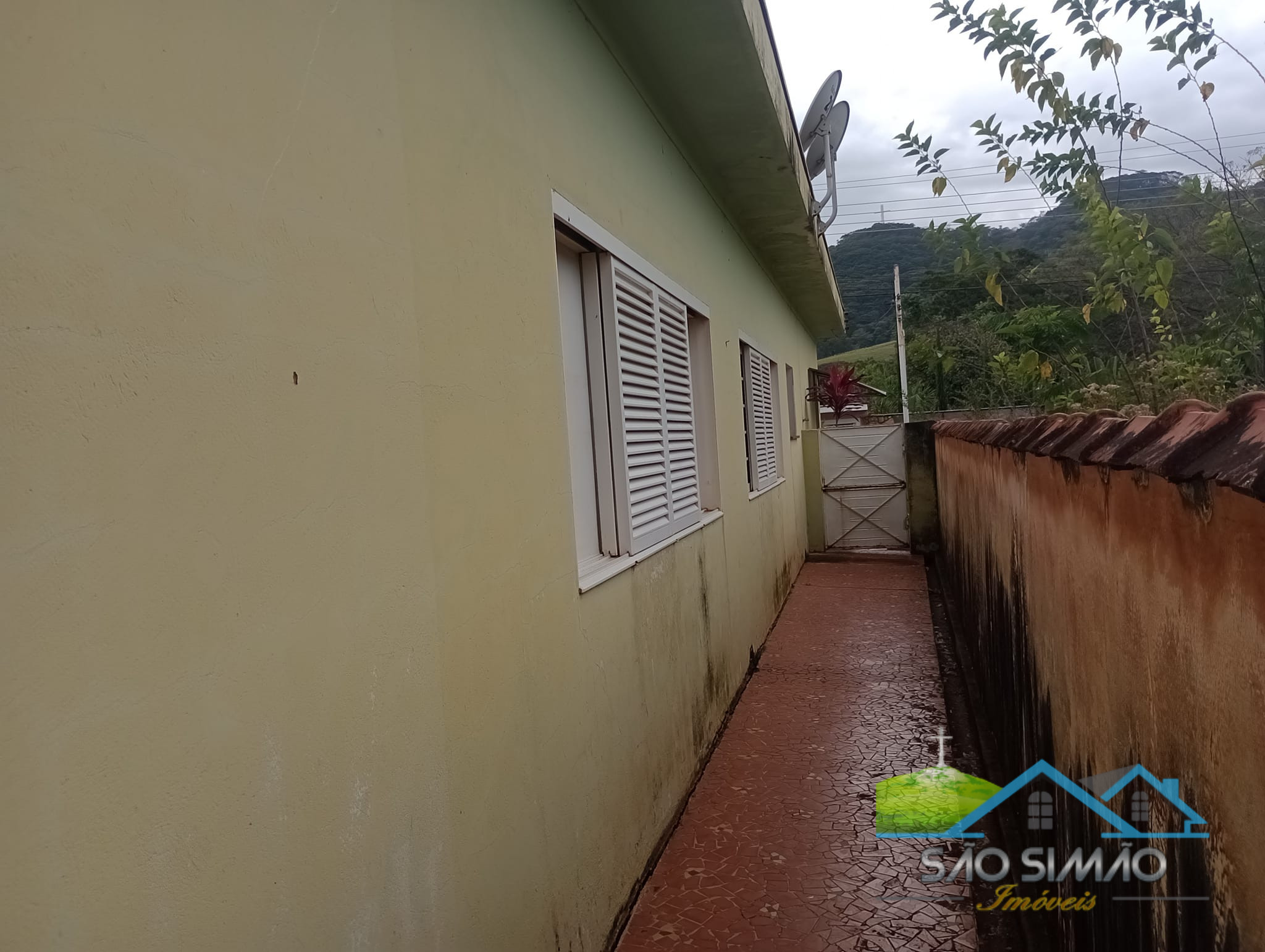 Casa  Venda em São Simão no Centro a 100 metros da praça Principal