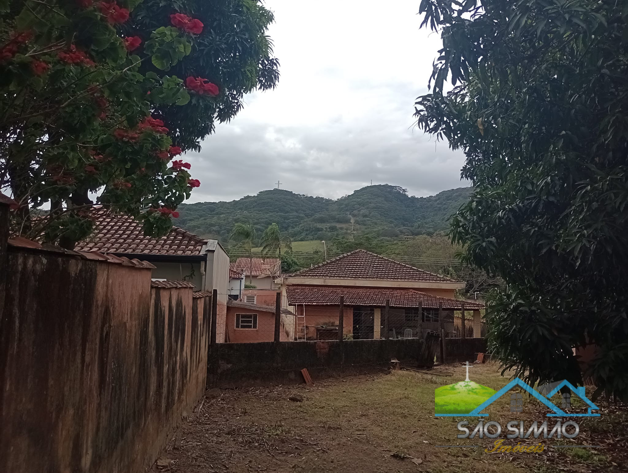 Casa  Venda em São Simão no Centro a 100 metros da praça Principal