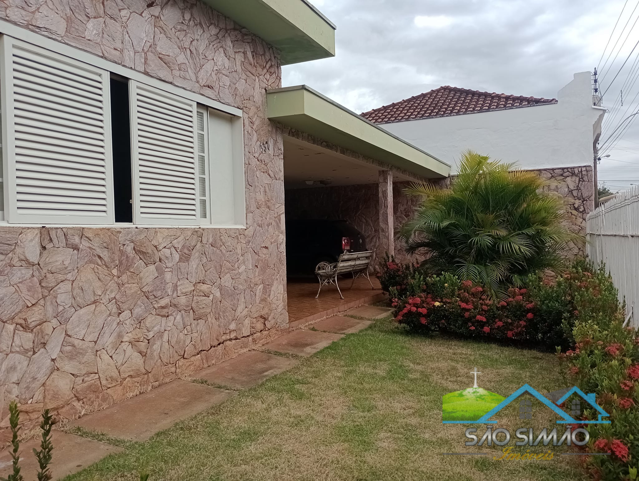 Casa  Venda em São Simão no Centro a 100 metros da praça Principal