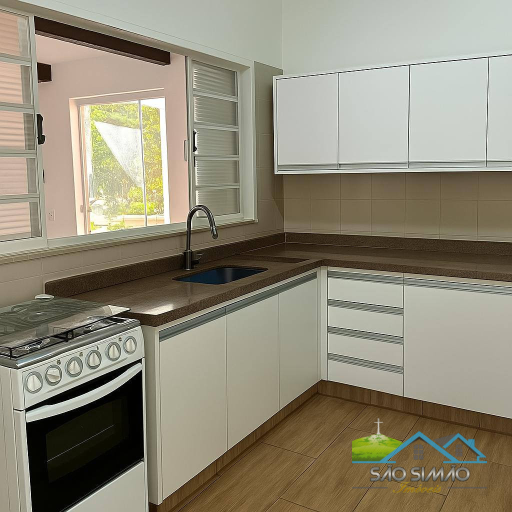 Chácara á venda em São Simão-SP com 5 quartos sendo 2 suítes.