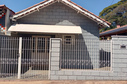 Salão comercial com edícula nos fundos a venda