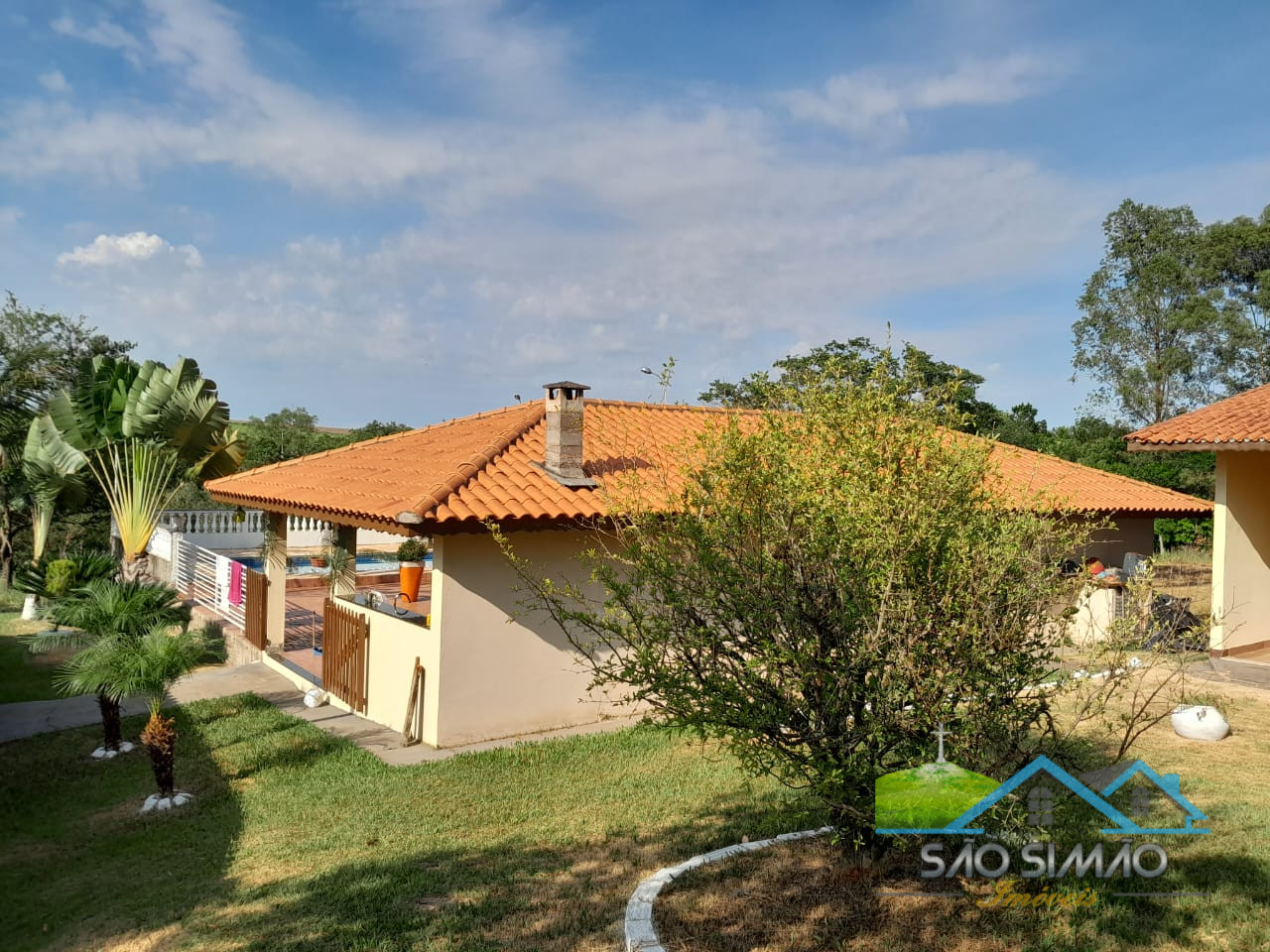 Sítio cinematográfico a venda em Tambaú SP